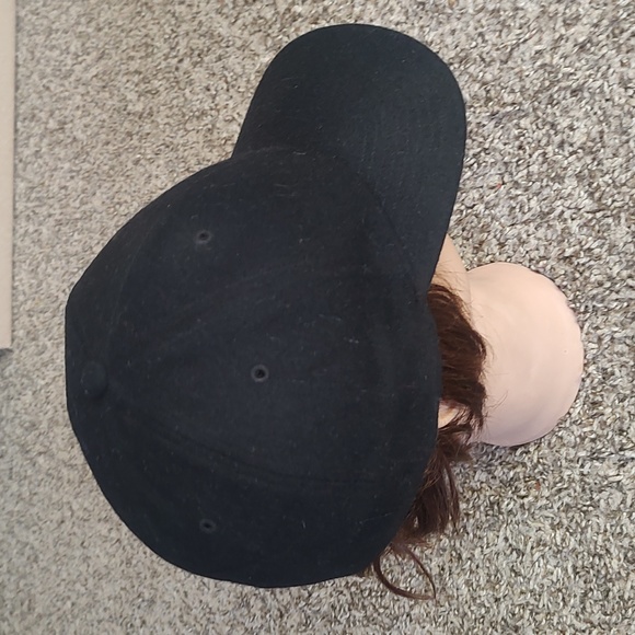 Arc'teryx Classic Wool Flexfit Ball Cap with a subtle Arc’teryx Logo S-M - Picture 6 of 8